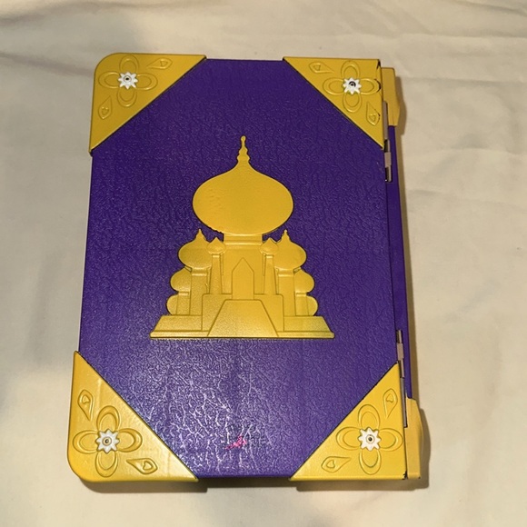 DISNEYPARKS EXCLUSIVE- JASMIN STORYBOOK PLAYSET - Picture 5 of 10